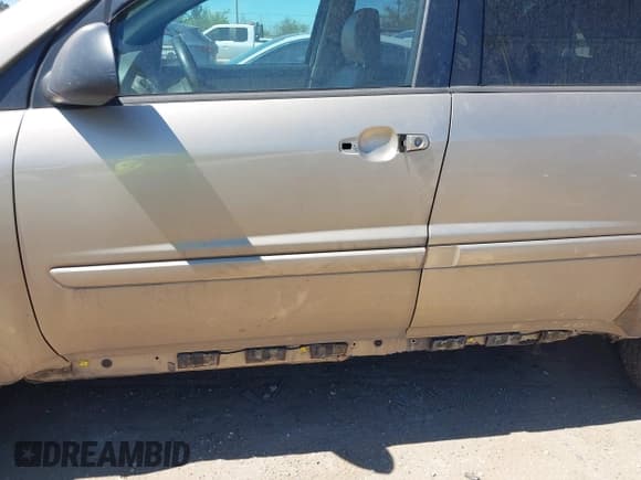 ✅ 2005 Chevrolet Equinox LT • VIN: 2CNDL73F256052029 • Лот: 41832741. Опубликован ранее на IAAI с пробегом 291 079 миль. Бесплатный доступ к архиву аукционных продаж из США и подробный отчёт об истории автомобиля на DreamBid. Изображение 6.