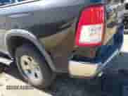 2019 Ram 1500 Tradesman z VIN 1C6SRFCT6KN601725, wystawiony jako IAAI lot #42523092 z przebiegiem 157 264 mil mil oraz . Historia ofert i sprzedaży dostępna na DreamBid. Obrazek 20.