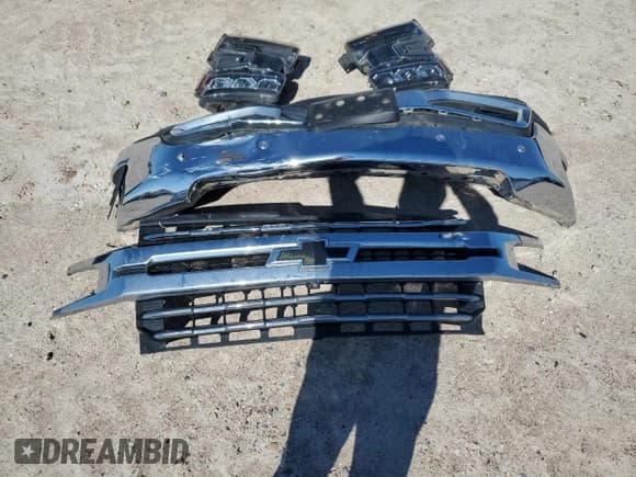 ✅ 2020 Chevrolet Silverado 1500 LTZ • VIN: 1GCPWEED0LZ363243 • Lot: 70749714. Wystawiony na Copart z przebiegiem 50 856 mil. Bezpłatny archiwum sprzedaży aukcyjnych z USA i szczegółowy raport historii pojazdu na DreamBid. Zdjęcie 12.