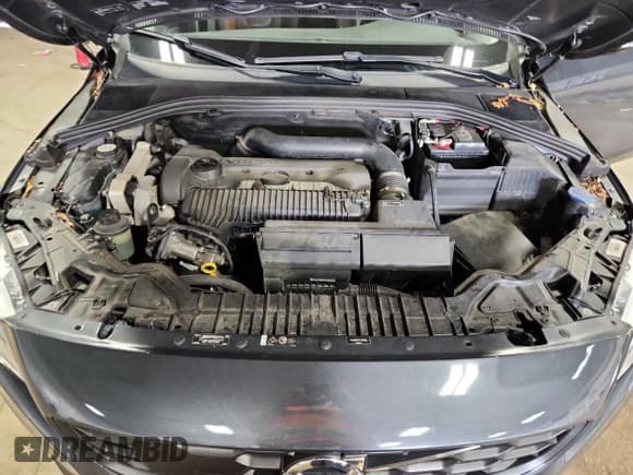 ✅ 2015 Volvo V60 T5 • VIN: YV4612HK5F1001993 • Лот: 82765185. Опубликован ранее на Copart с пробегом 116 564 миль. Бесплатный доступ к архиву аукционных продаж из США и подробный отчёт об истории автомобиля на DreamBid. Изображение 12.