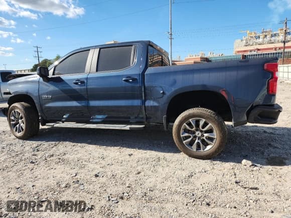 ✅ 2022 Chevrolet Silverado 1500 RST • VIN: 3GCUADET9NG527398 • Лот: 91557375. Опубликован ранее на Copart с пробегом 73 538 миль. Бесплатный доступ к архиву аукционных продаж из США и подробный отчёт об истории автомобиля на DreamBid. Изображение 2.