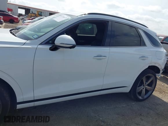 ✅ 2024 Genesis GV70 Sport • VIN: 5NMMCDTC9RH015728 • Lot: 42708471. Listed on IAAI with 13,228 mi. Free auction sales archive from the USA and detailed vehicle history report at DreamBid. Image 14.