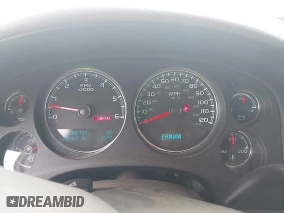 ✅ 2012 Chevrolet Silverado 1500 LTZ • VIN: 1GCPKTE70CF123184 • Lot: 42612979. Wystawiony na IAAI z przebiegiem 201 407 mil. Bezpłatny archiwum sprzedaży aukcyjnych z USA i szczegółowy raport historii pojazdu na DreamBid. Zdjęcie 7.