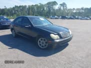 ✅ 2003 Mercedes-Benz C 240 • VIN: WDBRF61J33A435107 • Lot: 42856134. Wystawiony na IAAI z przebiegiem Nie podano. Bezpłatny archiwum sprzedaży aukcyjnych z USA i szczegółowy raport historii pojazdu na DreamBid. Zdjęcie 1.