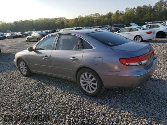 2007 Hyundai Azera SE с VIN KMHFC46F67A186888, выставлен на аукционе Copart как лот 51207075 с пробегом 128 801 миль миль и Списание • Salvage title. История ставок и продаж доступна на DreamBid. Изображение 2.
