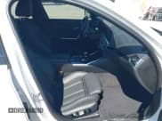 ✅ 2019 BMW 3 Series 330i xDrive • VIN: WBA5R7C50KAJ79632 • Лот: 43361733. Опубликован ранее на IAAI с пробегом 61 574 миль. Бесплатный доступ к архиву аукционных продаж из США и подробный отчёт об истории автомобиля на DreamBid. Изображение 5.