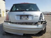 ✅ 2002 MINI Hardtop • VIN: WMWRC33462TE13198 • Лот: 65270575. Опубликован ранее на Copart с пробегом Не указан. Бесплатный доступ к архиву аукционных продаж из США и подробный отчёт об истории автомобиля на DreamBid. Изображение 6.