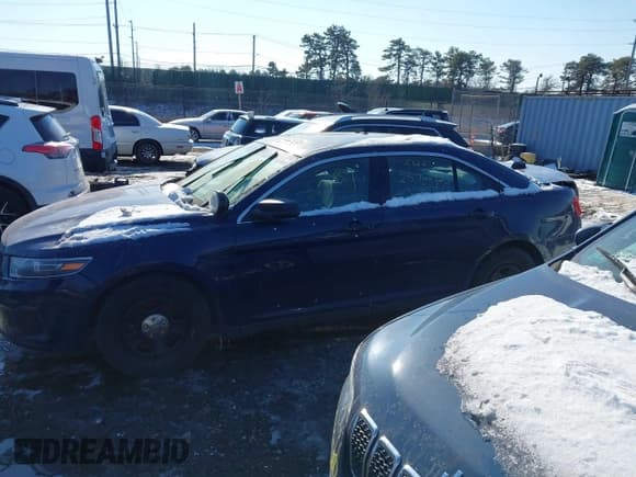 ✅ 2017 Ford Police Interceptor • VIN: 1FAHP2MT3HG126635 • Lot: 41425901. Wystawiony na IAAI z przebiegiem Nie podano. Bezpłatny archiwum sprzedaży aukcyjnych z USA i szczegółowy raport historii pojazdu na DreamBid. Zdjęcie 13.