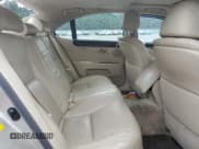 ✅ 2014 Lexus LS 460 • VIN: JTHCL5EF5E5019716 • Lot: 67526205. Wystawiony na Copart z przebiegiem 130 677 mil. Bezpłatny archiwum sprzedaży aukcyjnych z USA i szczegółowy raport historii pojazdu na DreamBid. Zdjęcie 10.