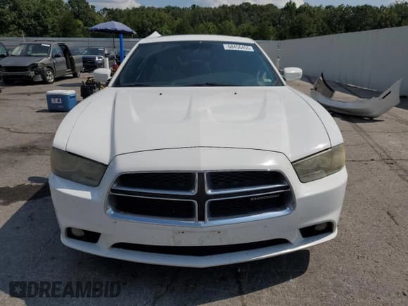 ✅ 2011 Dodge Charger Rallye • VIN: 2B3CL3CG9BH566270 • Lot: 68456455. Wystawiony na Copart z przebiegiem 176 417 mil. Bezpłatny archiwum sprzedaży aukcyjnych z USA i szczegółowy raport historii pojazdu na DreamBid. Zdjęcie 5.