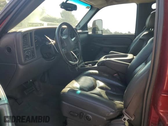 ✅ 2004 Chevrolet Silverado 2500HD LT • VIN: 1GCHC23184F119895 • Lot: 69096485. Listed on Copart with Not provided. Free auction sales archive from the USA and detailed vehicle history report at DreamBid. Image 7.