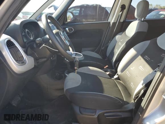 ✅ 2015 FIAT 500L Pop • VIN: ZFBCFAAH0FZ035988 • Lot: 72467544. Listed on Copart with 50,168 mi. Free auction sales archive from the USA and detailed vehicle history report at DreamBid. Image 7.