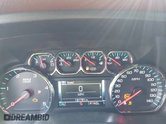 ✅ 2019 Chevrolet Silverado 2500HD High Country • VIN: 1GC1KUEY8KF157408 • Lot: 43223575. Wystawiony na IAAI z przebiegiem 131 751 mil. Bezpłatny archiwum sprzedaży aukcyjnych z USA i szczegółowy raport historii pojazdu na DreamBid. Zdjęcie 15.