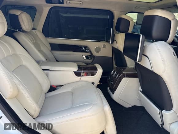 ✅ 2019 Land Rover Range Rover • VIN: SALGV5RE1KA561681 • Lot: 70670215. Listed on Copart with 20,913 mi. Free auction sales archive from the USA and detailed vehicle history report at DreamBid. Image 6.