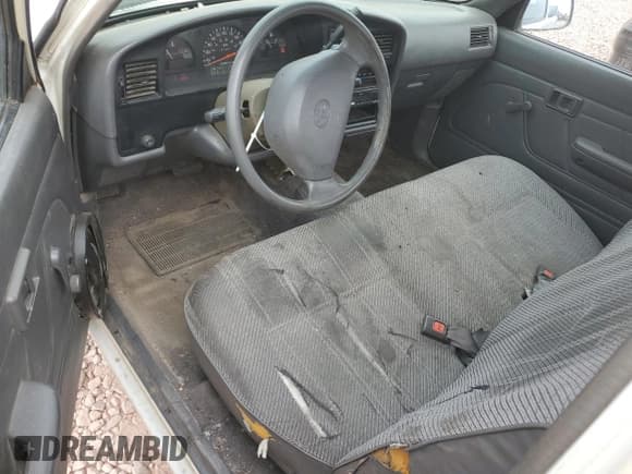 ✅ 1994 Toyota Pickup DX • VIN: JT4RN81P7R5177681 • Lot: 44344655. Listed on Copart with 31,857 mi. Free auction sales archive from the USA and detailed vehicle history report at DreamBid. Image 8.