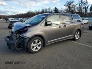 ✅ 2020 Toyota Sienna LE • VIN: 5TDKZ3DC7LS021370 • Lot: 92187445. Listed on Copart with 66,646 mi. Free auction sales archive from the USA and detailed vehicle history report at DreamBid. Image 1.