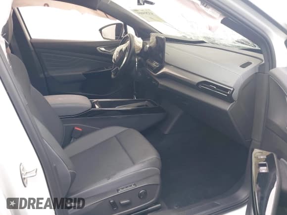 ✅ 2024 Volkswagen ID.4 S • VIN: 1V25MPE80RC011303 • Lot: 43285009. Wystawiony na IAAI z przebiegiem 7 902 mil. Bezpłatny archiwum sprzedaży aukcyjnych z USA i szczegółowy raport historii pojazdu na DreamBid. Zdjęcie 5.