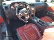 ✅ 2013 Dodge Challenger SXT • VIN: 2C3CDYAGXDH595537 • Lot: 84115864. Wystawiony na Copart z przebiegiem 109 005 mil. Bezpłatny archiwum sprzedaży aukcyjnych z USA i szczegółowy raport historii pojazdu na DreamBid. Zdjęcie 8.