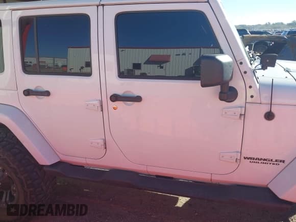 ✅ 2013 Jeep Wrangler Unlimited Sahara • VIN: 1C4BJWEG1DL548057 • Lot: 43587666. Wystawiony na IAAI z przebiegiem 116 256 mil. Bezpłatny archiwum sprzedaży aukcyjnych z USA i szczegółowy raport historii pojazdu na DreamBid. Zdjęcie 13.