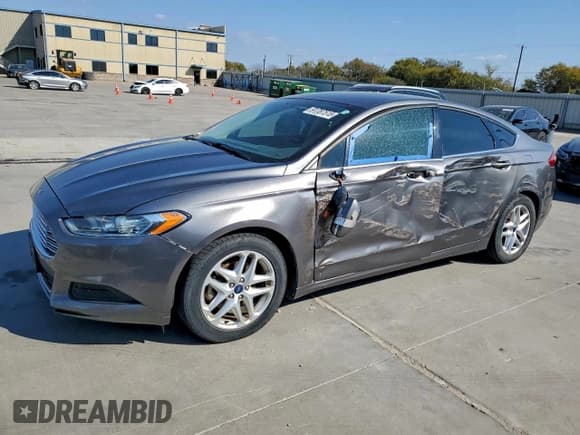 ✅ 2014 Ford Fusion SE • VIN: 3FA6P0H72ER131337 • Lot: 91787515. Wystawiony na Copart z przebiegiem 114 806 mil. Bezpłatny archiwum sprzedaży aukcyjnych z USA i szczegółowy raport historii pojazdu na DreamBid. Zdjęcie 1.