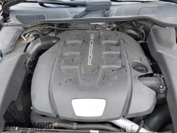 ✅ 2013 Porsche Cayenne Diesel • VIN: WP1AF2A24DLA37084 • Lot: 43752718. Wystawiony na IAAI z przebiegiem 117 038 mil. Bezpłatny archiwum sprzedaży aukcyjnych z USA i szczegółowy raport historii pojazdu na DreamBid. Zdjęcie 10.