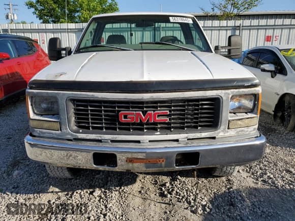 ✅ 1998 GMC Sierra 1500 • VIN: 1GTGC34F2WE503062 • Lot: 56318645. Wystawiony na Copart z przebiegiem 127 640 mil. Bezpłatny archiwum sprzedaży aukcyjnych z USA i szczegółowy raport historii pojazdu na DreamBid. Zdjęcie 5.