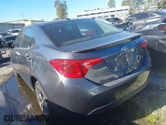 ✅ 2019 Toyota Corolla LE • VIN: 2T1BURHEXKC154726 • Lot: 43631625. Wystawiony na IAAI z przebiegiem 80 509 mil. Bezpłatny archiwum sprzedaży aukcyjnych z USA i szczegółowy raport historii pojazdu na DreamBid. Zdjęcie 3.
