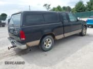 ✅ 2002 Ford F-150 XL • VIN: 1FTRX17232KA57767 • Lot: 43174389. Wystawiony na IAAI z przebiegiem 166 273 mil. Bezpłatny archiwum sprzedaży aukcyjnych z USA i szczegółowy raport historii pojazdu na DreamBid. Zdjęcie 4.