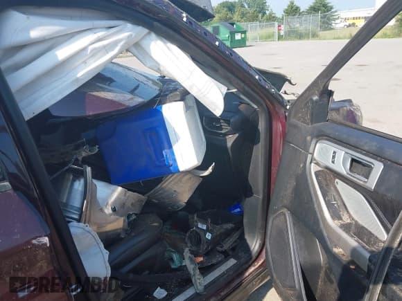 ✅ 2022 Ford Explorer Limited • VIN: 1FMSK8FH3NGC16997 • Лот: 42747485. Опубликован ранее на IAAI с пробегом 28 682 миль. Бесплатный доступ к архиву аукционных продаж из США и подробный отчёт об истории автомобиля на DreamBid. Изображение 5.