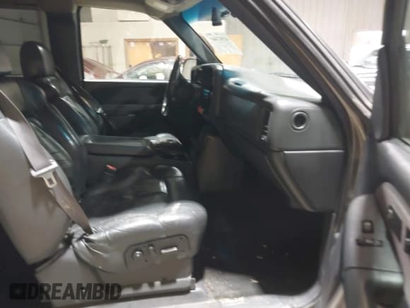 ✅ 2002 Chevrolet Silverado 1500 LT • VIN: 2GCEC19T021256016 • Лот: 41947461. Опубликован ранее на IAAI с пробегом 221 880 миль. Бесплатный доступ к архиву аукционных продаж из США и подробный отчёт об истории автомобиля на DreamBid. Изображение 5.