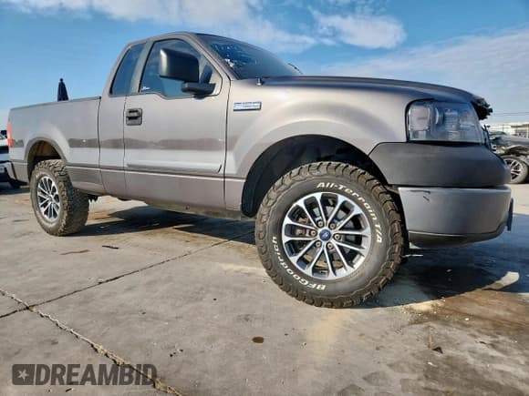 ✅ 2008 Ford F-150 XL • VIN: 1FTRF12238KB31451 • Lot: 84704125. Wystawiony na Copart z przebiegiem 147 894 mil. Bezpłatny archiwum sprzedaży aukcyjnych z USA i szczegółowy raport historii pojazdu na DreamBid. Zdjęcie 4.