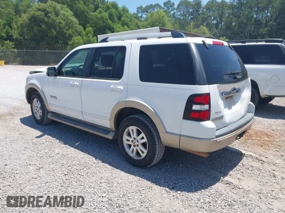 ✅ 2006 Ford Explorer Eddie Bauer • VIN: 1FMEU64E96UB62189 • Лот: 42881702. Опубликован ранее на IAAI с пробегом 211 126 миль. Бесплатный доступ к архиву аукционных продаж из США и подробный отчёт об истории автомобиля на DreamBid. Изображение 3.