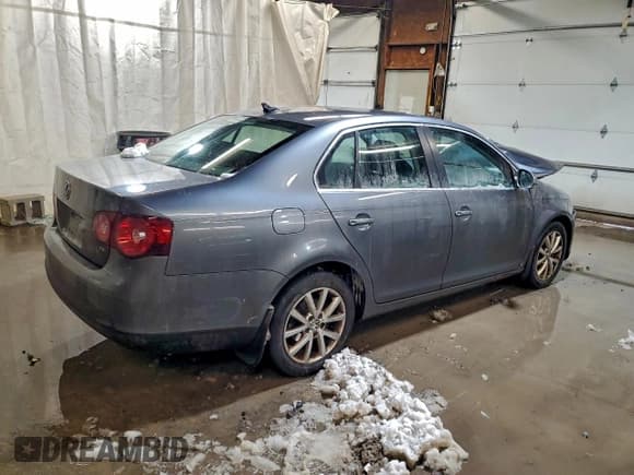 ✅ 2010 Volkswagen Jetta SE • VIN: 3VWRZ7AJ1AM034327 • Lot: 94899375. Listed on Copart with Not provided. Free auction sales archive from the USA and detailed vehicle history report at DreamBid. Image 3.