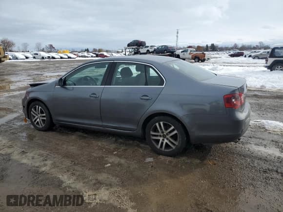✅ 2006 Volkswagen Jetta • VIN: 3VWST31K66M682824 • Lot: 91837595. Listed on Copart with 405,738 mi. Free auction sales archive from the USA and detailed vehicle history report at DreamBid. Image 2.