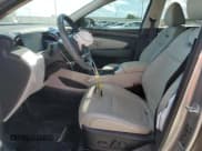 ✅ 2022 Hyundai Tucson SEL • VIN: 5NMJC3AE0NH098557 • Lot: 69377764. Wystawiony na Copart z przebiegiem 15 399 mil. Bezpłatny archiwum sprzedaży aukcyjnych z USA i szczegółowy raport historii pojazdu na DreamBid. Zdjęcie 7.