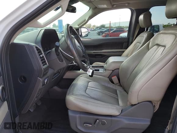 ✅ 2020 Ford Expedition Max Limited • VIN: 1FMJK1KT2LEA10978 • Lot: 51649825. Wystawiony na Copart z przebiegiem 209 402 mil. Bezpłatny archiwum sprzedaży aukcyjnych z USA i szczegółowy raport historii pojazdu na DreamBid. Zdjęcie 7.