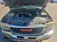 2006 GMC Sierra 1500 Work Truck с VIN 1GTEC14X26Z103631, выставлен на аукционе Copart как лот 71089925 с пробегом 267 173 миль миль и Списание • Salvage title. История ставок и продаж доступна на DreamBid. Изображение 11.