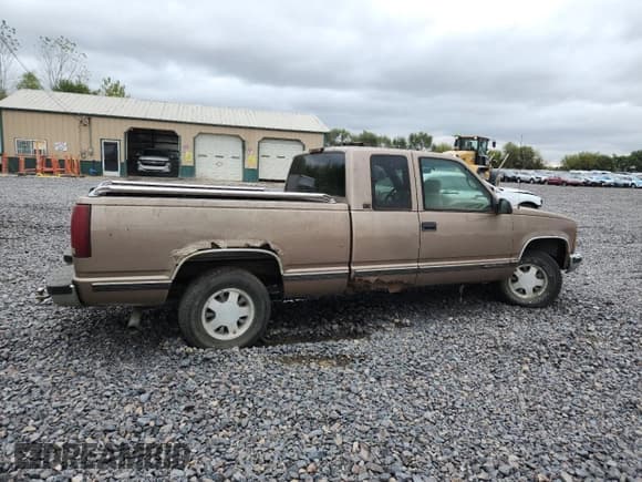 ✅ 1996 GMC Sierra 1500 • VIN: 2GTEC19R8T1561768 • Lot: 85784245. Wystawiony na Copart z przebiegiem 271 276 mil. Bezpłatny archiwum sprzedaży aukcyjnych z USA i szczegółowy raport historii pojazdu na DreamBid. Zdjęcie 3.