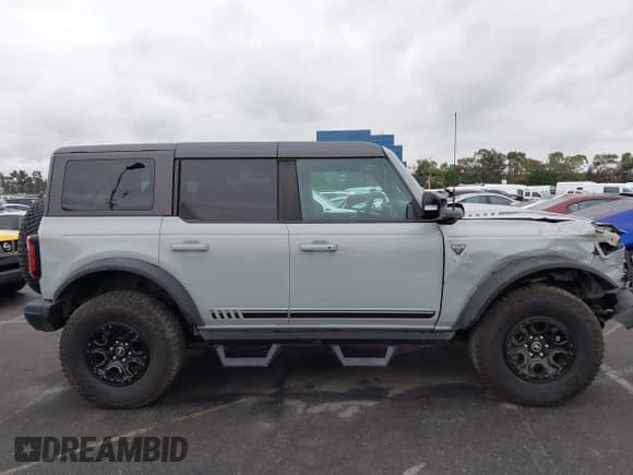 ✅ 2021 Ford Bronco First Edition • VIN: 1FMEE5EP8MLA40840 • Лот: 43710902. Опубликован ранее на IAAI с пробегом 35 701 миль. Бесплатный доступ к архиву аукционных продаж из США и подробный отчёт об истории автомобиля на DreamBid. Изображение 13.