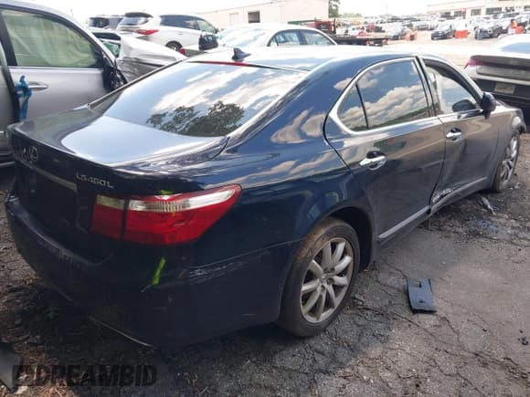✅ 2007 Lexus LS 460 L • VIN: JTHGL46F175003395 • Lot: 42641073. Listed on IAAI with 140,832 mi. Free auction sales archive from the USA and detailed vehicle history report at DreamBid. Image 4.