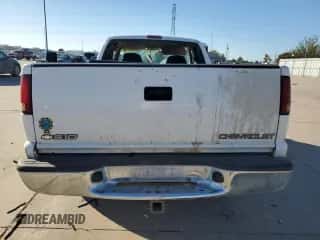 2000 Chevrolet S-10 LS с VIN 1GCCS19W7Y8118032, выставлен на аукционе Copart как лот 77163794 с пробегом Не указан миль и Списание • Salvage title. История ставок и продаж доступна на DreamBid. Изображение 6.