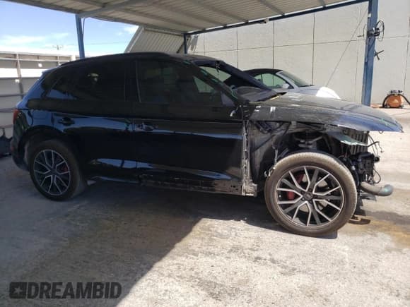 ✅ 2024 Audi SQ5 Prestige • VIN: WA1C4AFY7R2047297 • Lot: 60593104. Listed on Copart with 7,400 mi. Free auction sales archive from the USA and detailed vehicle history report at DreamBid. Image 4.