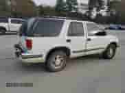 1999 Chevrolet Blazer LT с VIN 1GNDT13W1X2163194, выставлен на аукционе Copart как лот 82897414 с пробегом Не указан миль и Списание • Salvage title. История ставок и продаж доступна на DreamBid. Изображение 3.