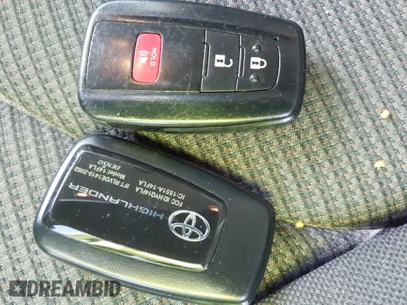 ✅ 2023 Toyota Highlander L • VIN: 5TDKDRAH4PS008096 • Lot: 43677768. Wystawiony na IAAI z przebiegiem 42 382 mil. Bezpłatny archiwum sprzedaży aukcyjnych z USA i szczegółowy raport historii pojazdu na DreamBid. Zdjęcie 11.