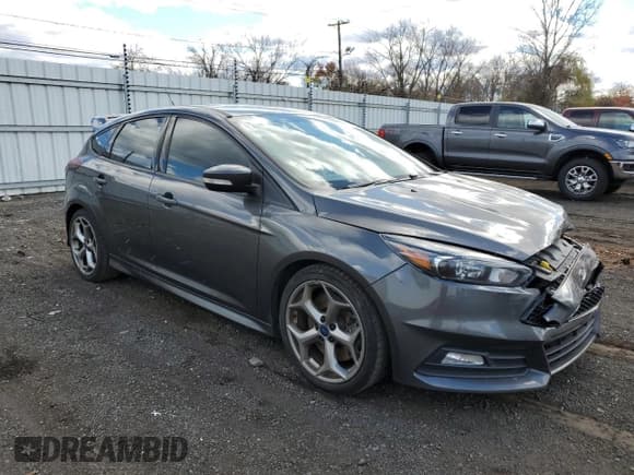 ✅ 2016 Ford Focus ST • VIN: 1FADP3L93GL206744 • Lot: 91173755. Listed on Copart with 120,629 mi. Free auction sales archive from the USA and detailed vehicle history report at DreamBid. Image 4.