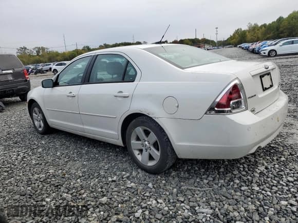 ✅ 2008 Ford Fusion SE • VIN: 3FAHP01118R196814 • Лот: 86227255. Опубликован ранее на Copart с пробегом 66 706 миль. Бесплатный доступ к архиву аукционных продаж из США и подробный отчёт об истории автомобиля на DreamBid. Изображение 2.