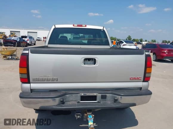 2007 GMC Sierra 1500 SL with VIN 2GTEK13V871165659, listed as a IAAI auction lot 42917749 with 250,257 mi miles and . Bid and sale history available at DreamBid. Image 17.