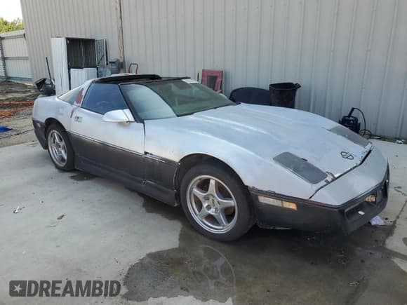 ✅ 1987 Chevrolet Corvette • VIN: 1G1YY2187H5122390 • Lot: 62519425. Wystawiony na Copart z przebiegiem Nie podano. Bezpłatny archiwum sprzedaży aukcyjnych z USA i szczegółowy raport historii pojazdu na DreamBid. Zdjęcie 4.