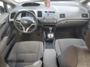 ✅ 2009 Honda Civic DX-G • VIN: 2HGFA164X9H030544 • Lot: 85871445. Wystawiony na Copart z przebiegiem 318 639 mil. Bezpłatny archiwum sprzedaży aukcyjnych z USA i szczegółowy raport historii pojazdu na DreamBid. Zdjęcie 8.