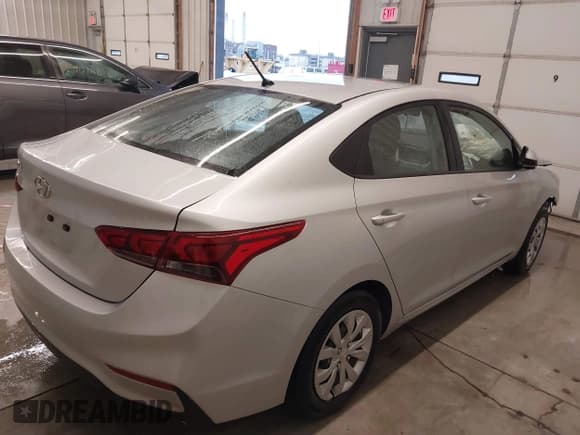 ✅ 2020 Hyundai Accent SE • VIN: 3KPC24A68LE092133 • Lot: 41387101. Wystawiony na IAAI z przebiegiem 113 546 mil. Bezpłatny archiwum sprzedaży aukcyjnych z USA i szczegółowy raport historii pojazdu na DreamBid. Zdjęcie 4.